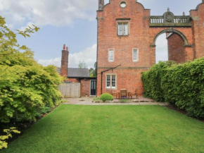 South Tower Cottage, Macclesfield